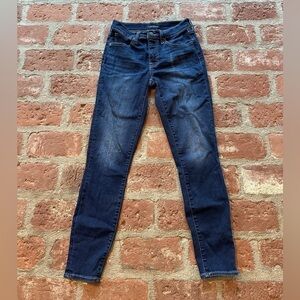 Lucky Jeans size 4/27 Ava skinny jeans dark wash